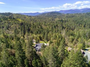 325 Monica Dr, Grants Pass, OR 97526