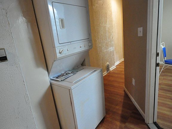 5th image of 1628 Edgley St