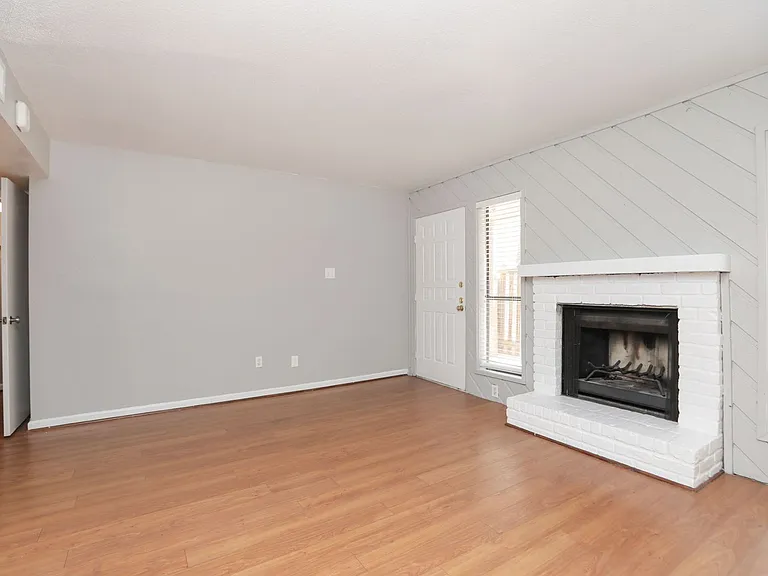 2100 Wilcrest Dr #127 — Photo 5