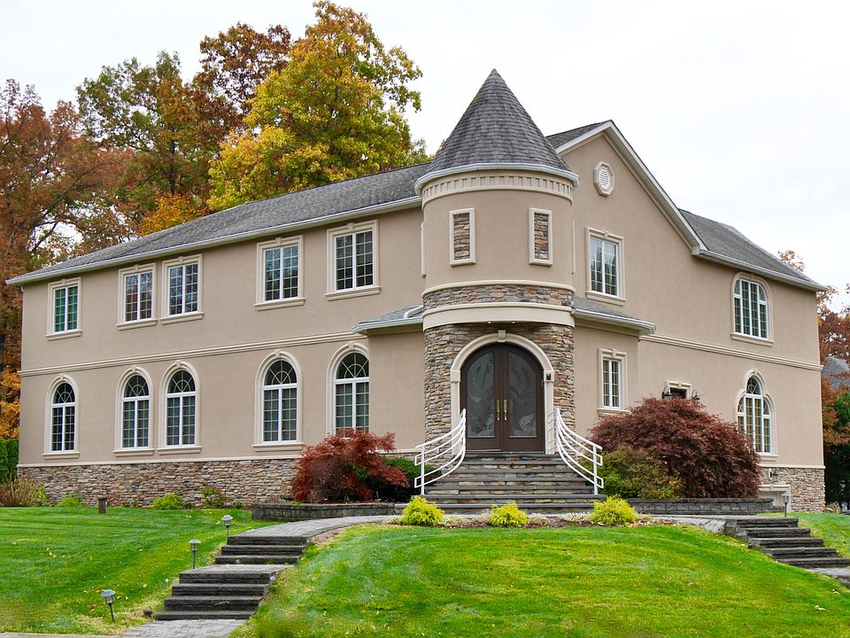 1st image of 9 Wallenberg Cir