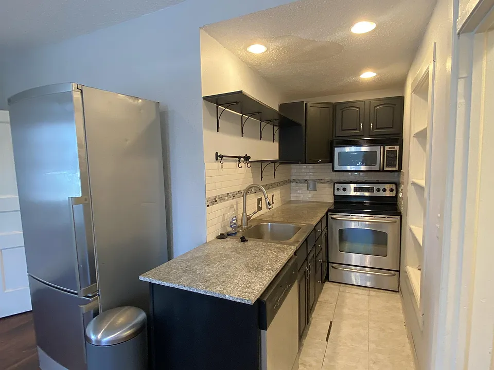 3830 Warwick Blvd #2B