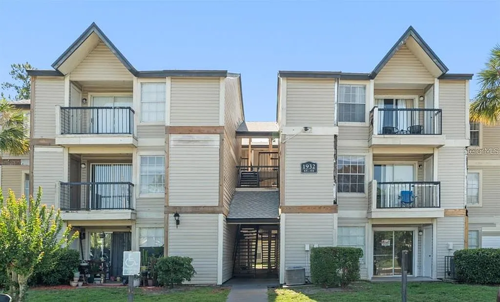 2 bed, 2.0 bath, 864 sqft, $1,650 — Photo 1