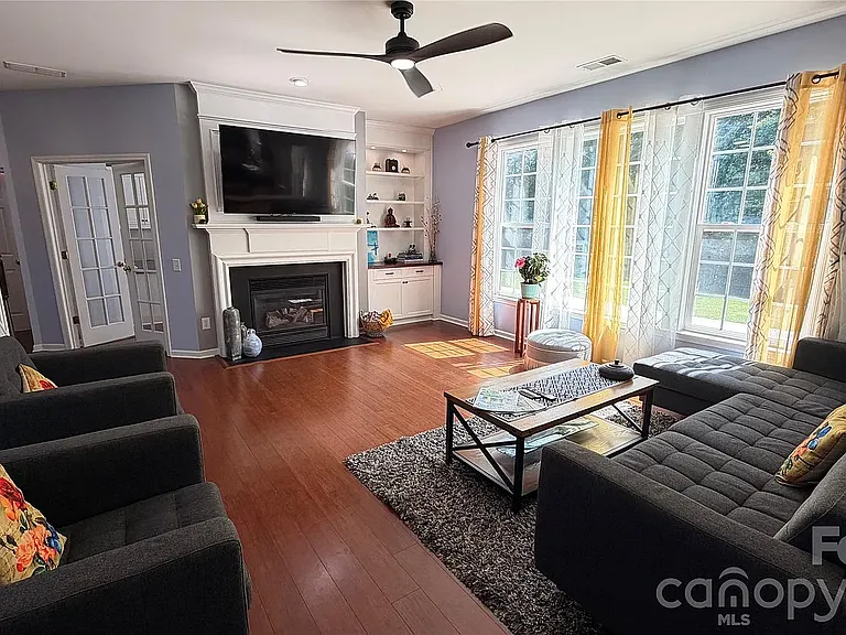 9542 Oswald Ln — Photo 40
