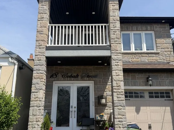 18 Cobalt St, Toronto, ON M6M 2K2