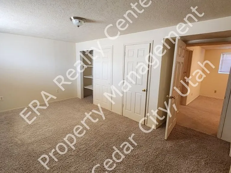 921 N 400 W — Photo 20