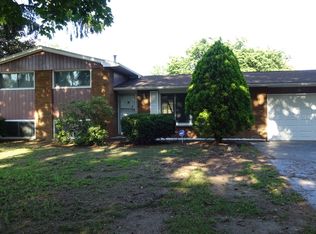 71 Dorian Ln, Rochester, NY 14626