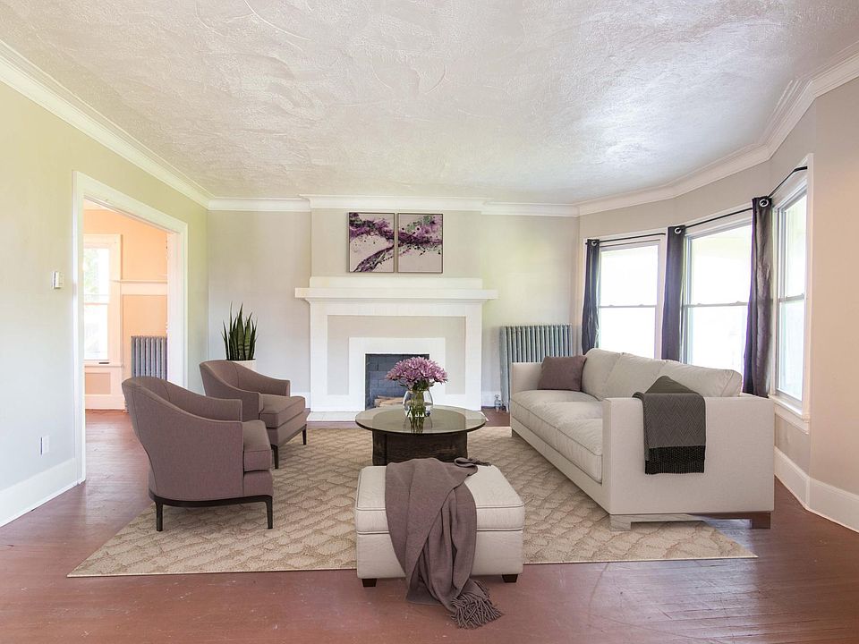 1st image of 10621 Ashbury Ave