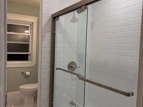 2nd image of 15 Radnor Rd #1