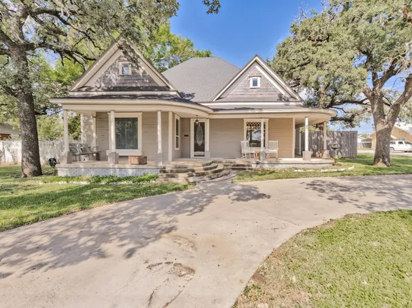 209 N Wickham St, Alvord, TX 76225
