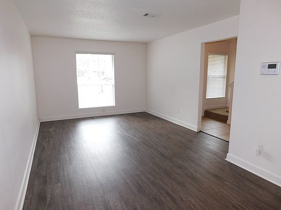 4th image of 37 Serenata Ct