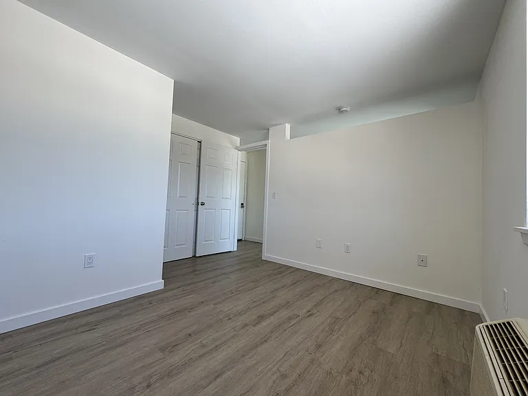 4 Twining St #11 — Photo 6