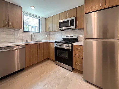 941 N Martel Ave #100B Photo 1
