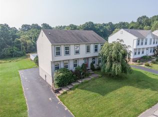 802 Hawk Valley Dr, Leechburg, PA 15656