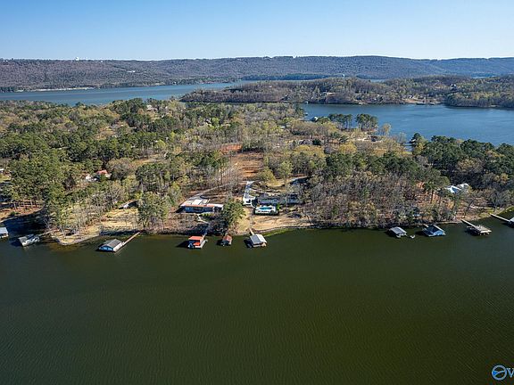 5th image of 3151 Lakeshore Dr