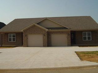 1098 Peachtree Pl, Hopkinsville, KY 42240
