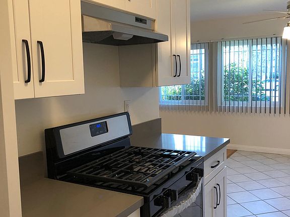 4th image of 13423 Burbank Blvd APT 9