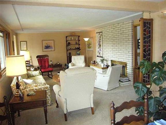 2nd image of 2645 E 40th Ave