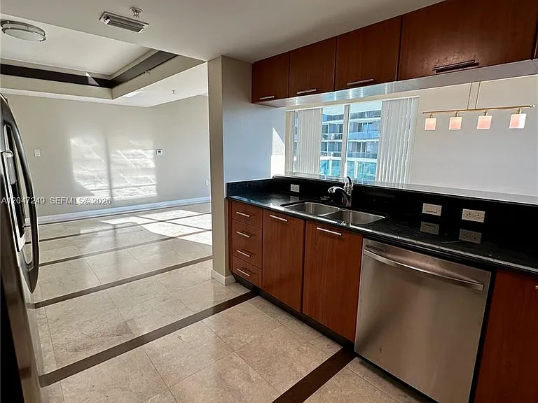 1800 N Bayshore Dr #2315 — Photo 8