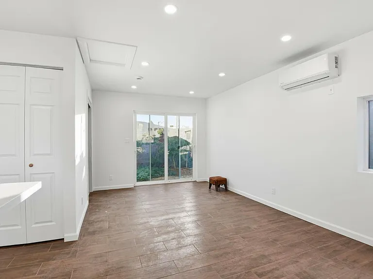 648 Anita St #1 — Photo 15