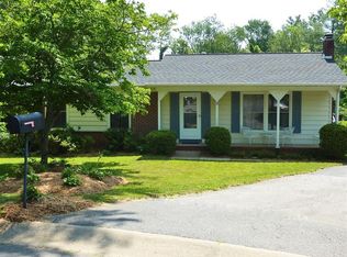 9 Pressley Ct, Asheville, NC 28805