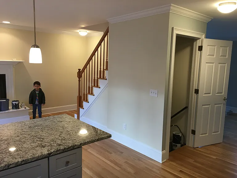 209 Hunyadi Ave — Photo 10