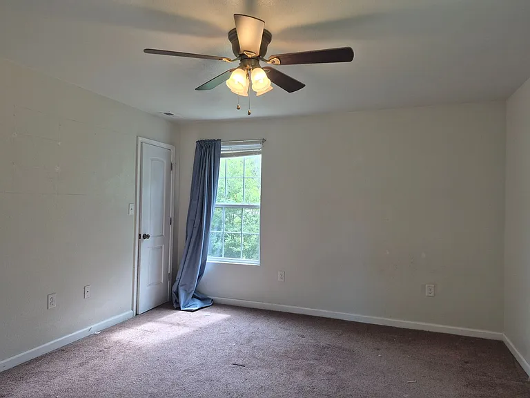 3317 Downes St — Photo 10