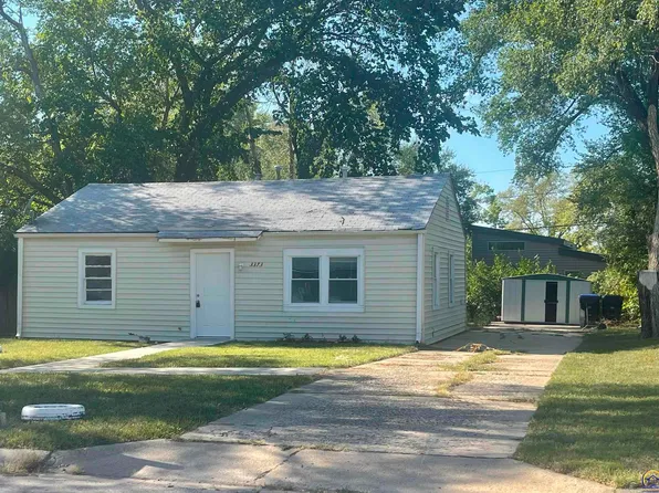 3373 SE Fremont St, Topeka, KS 66605