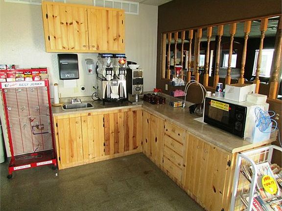 2nd image of 142 W Lake Dr