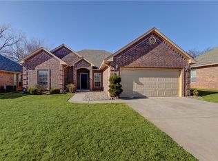 77 Kimberly Dr, Edmond, OK 73003