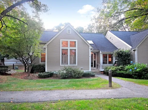 26 Brewster Ln, Acton, MA 01720