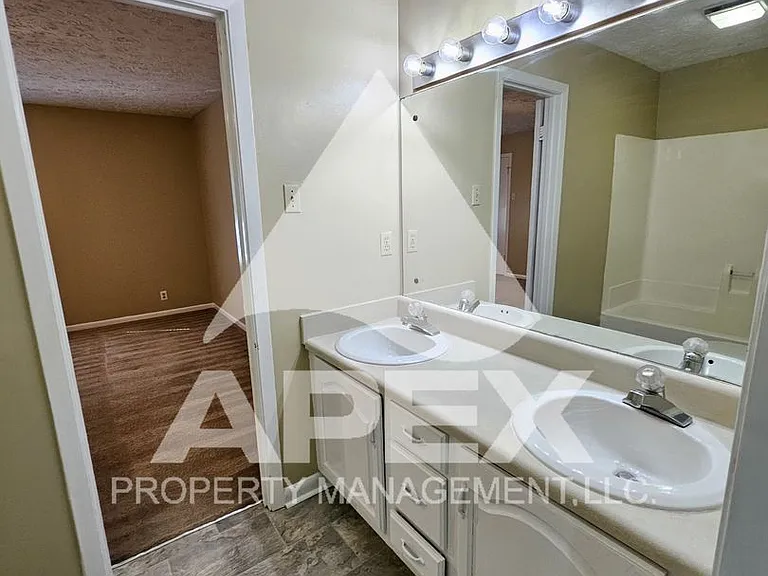 1331 Francis Station Dr — Photo 14