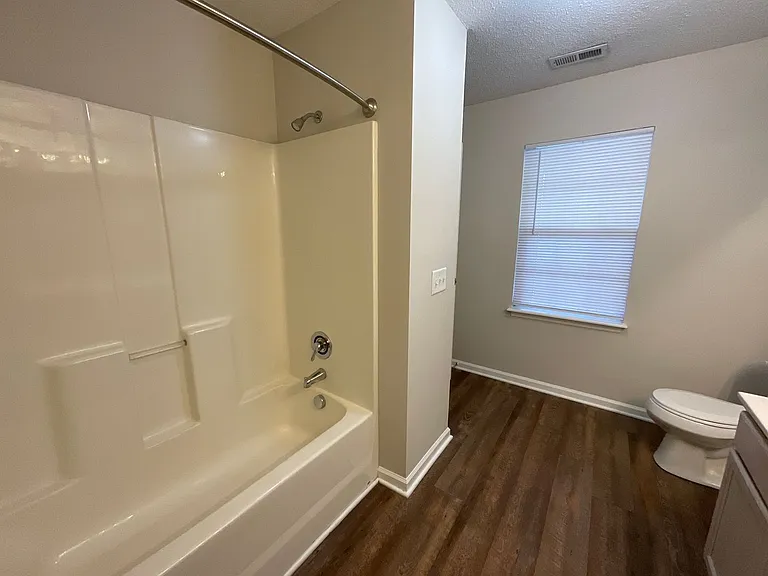 Meridian Park Apartments — Photo 82