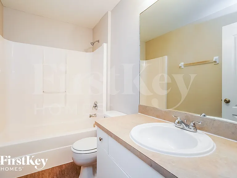 363 Claridge Cir — Photo 11