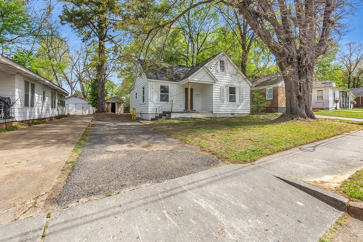 Building Photo - 3480 Vernon Ave
