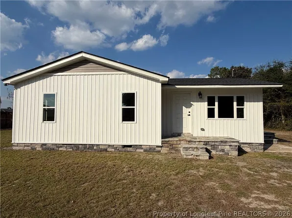 3526 Infantry Rd, Hope Mills, NC 28348