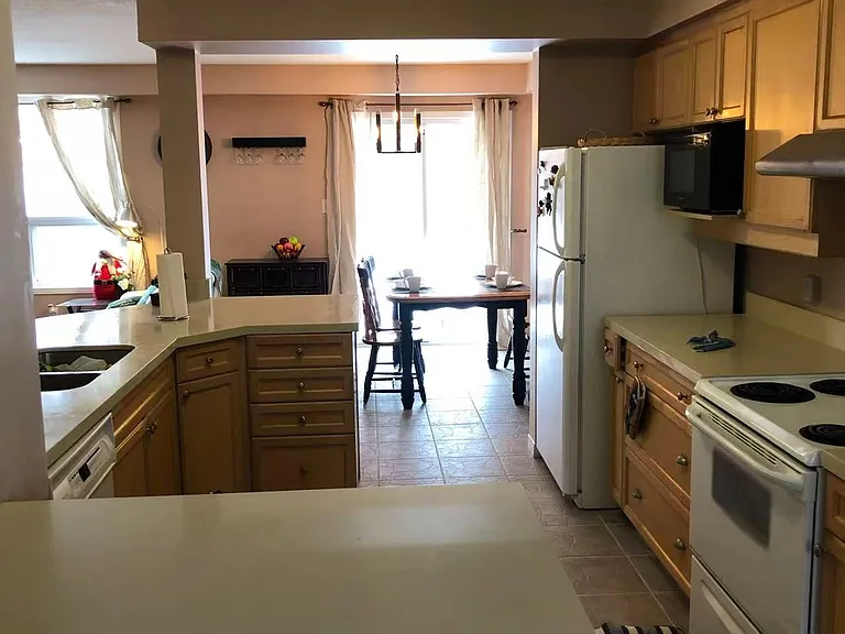 829 Whetherfield St — Photo 10