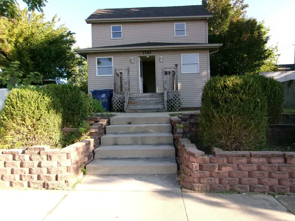 1141 6th St, La Salle, IL 61301