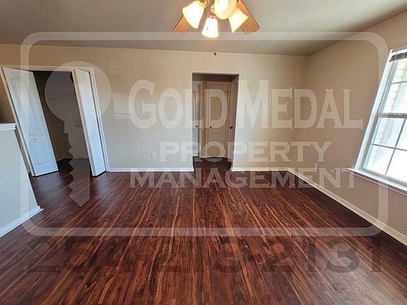 4th image of 414 Brittney Way APT D