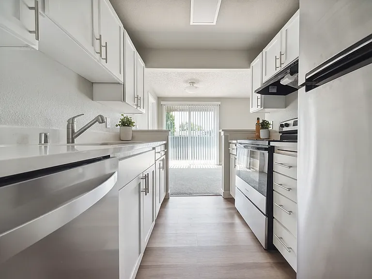 Comfortable 1 & 2 Bedroom Homes in a Convenient Location — Photo 10