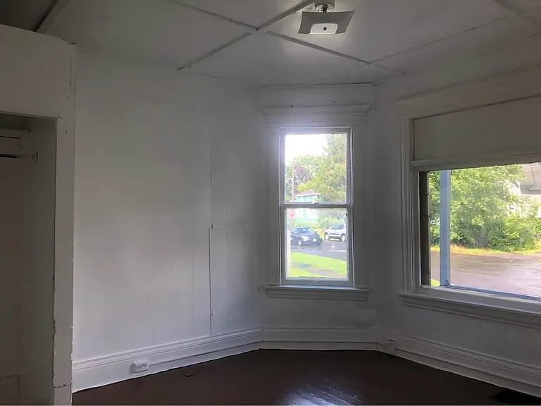 204-206 Barrett St #5 — Photo 21
