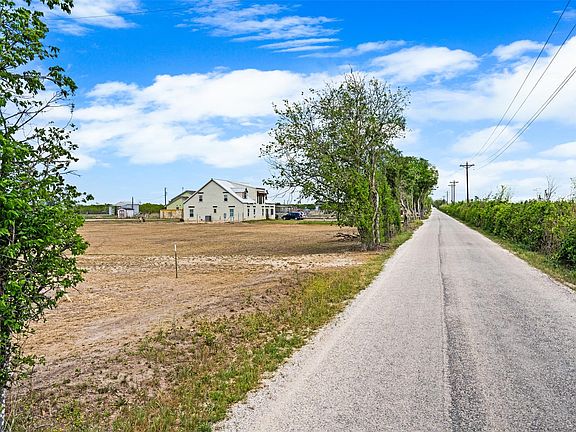 3rd image of 1310 River Park Rd