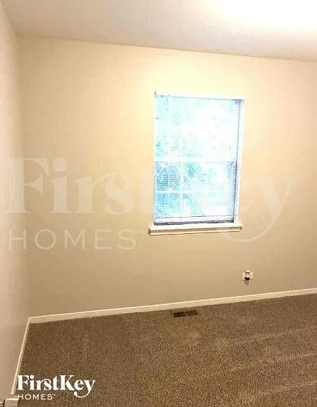 990 Chelsea Ln — Photo 7