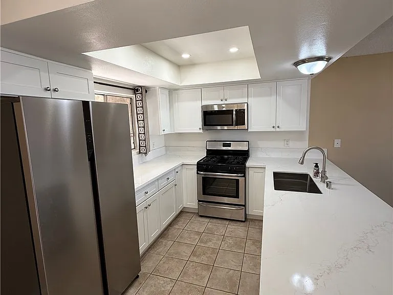 5195 Walnut St #14 — Photo 9