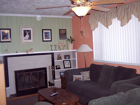 Living Room w/Fireplace
