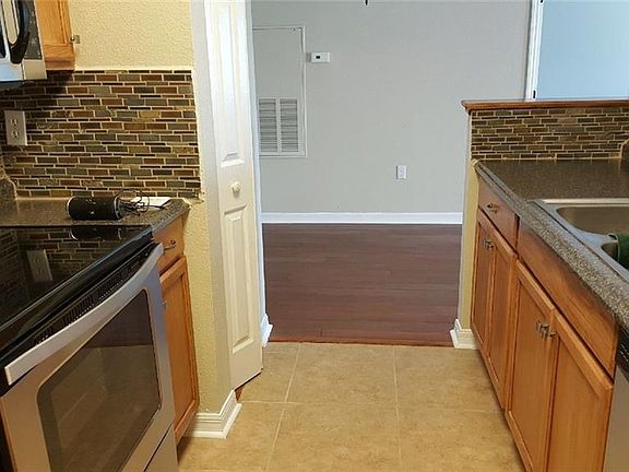 5th image of 3032 Parkway Blvd APT 202