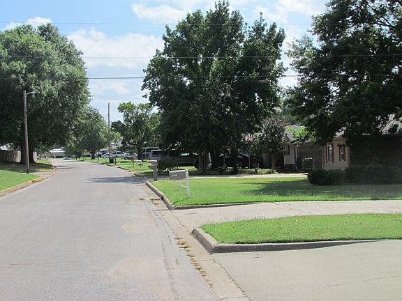 5th image of 2308 N Tucker Ave