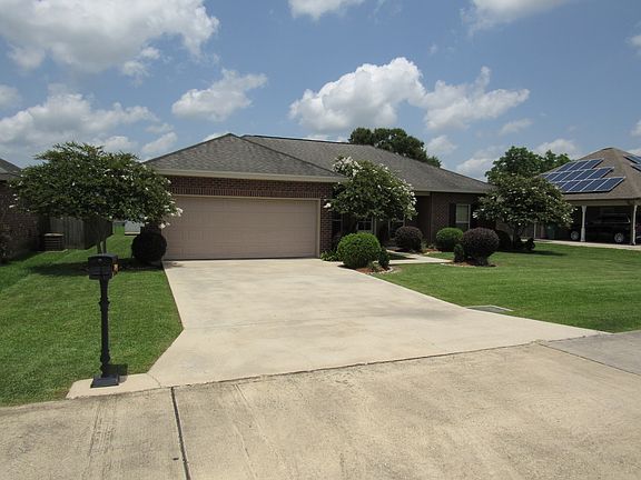 Exterior front left