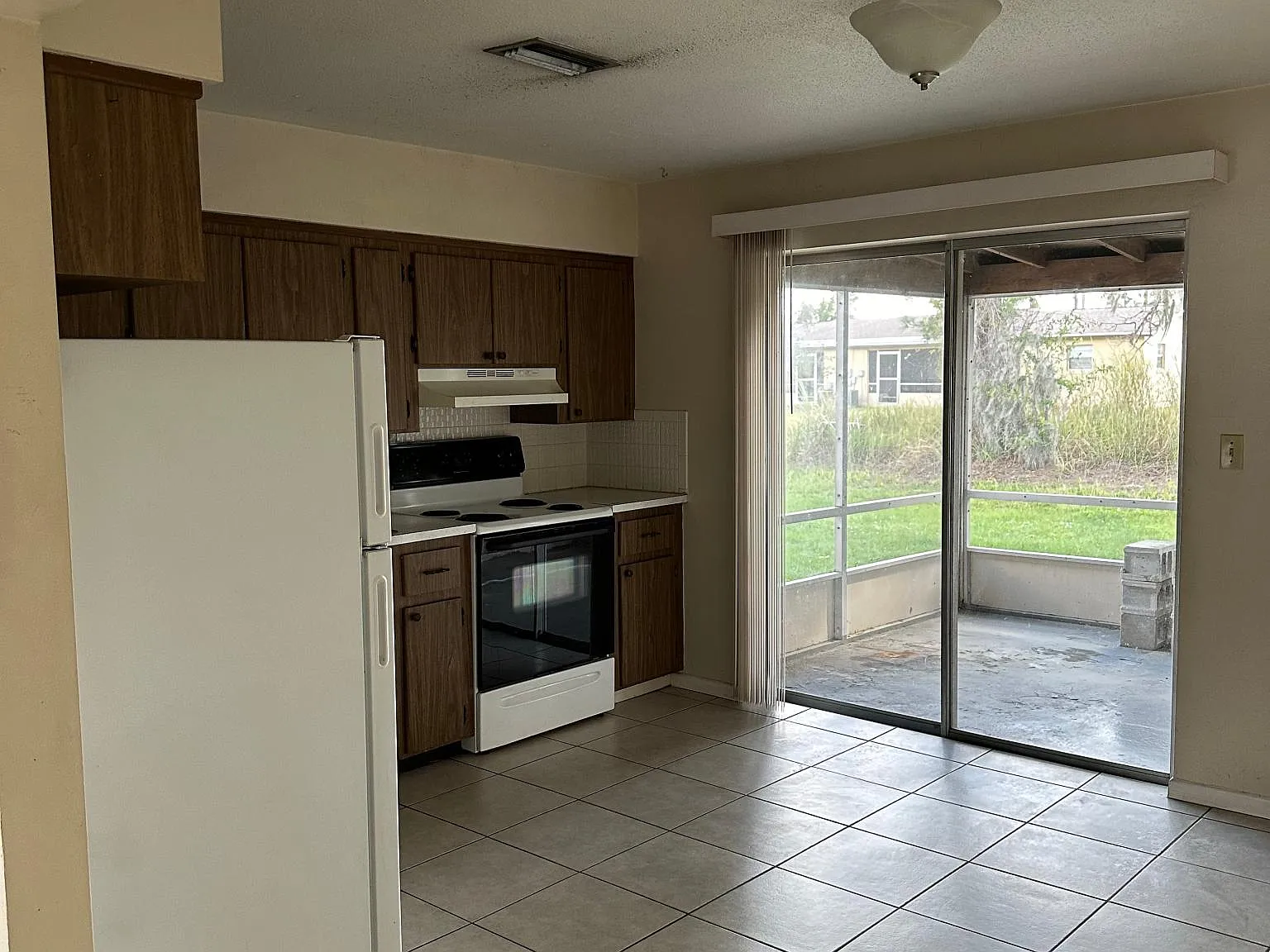 2 bed, 816 sqft, $1,200 — Photo 4