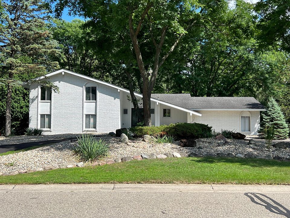 1st image of 29338 Lake Park Dr