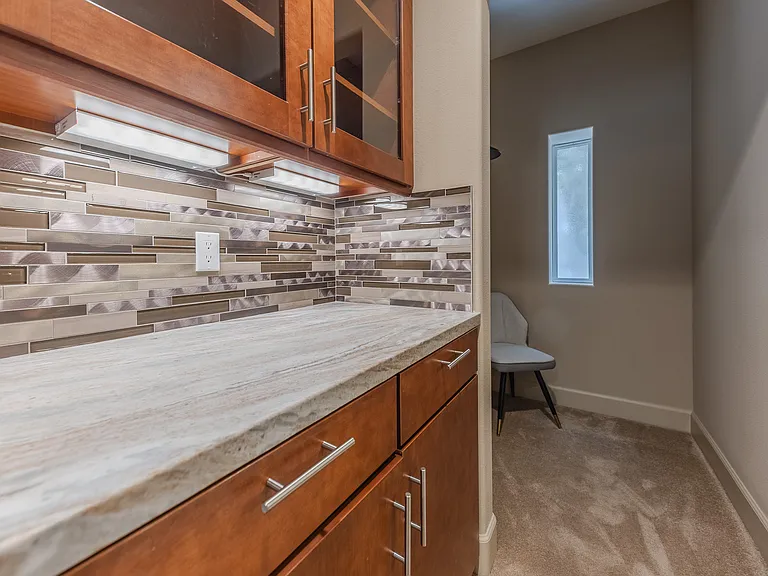 2073 Pasadena Glen Rd — Photo 18